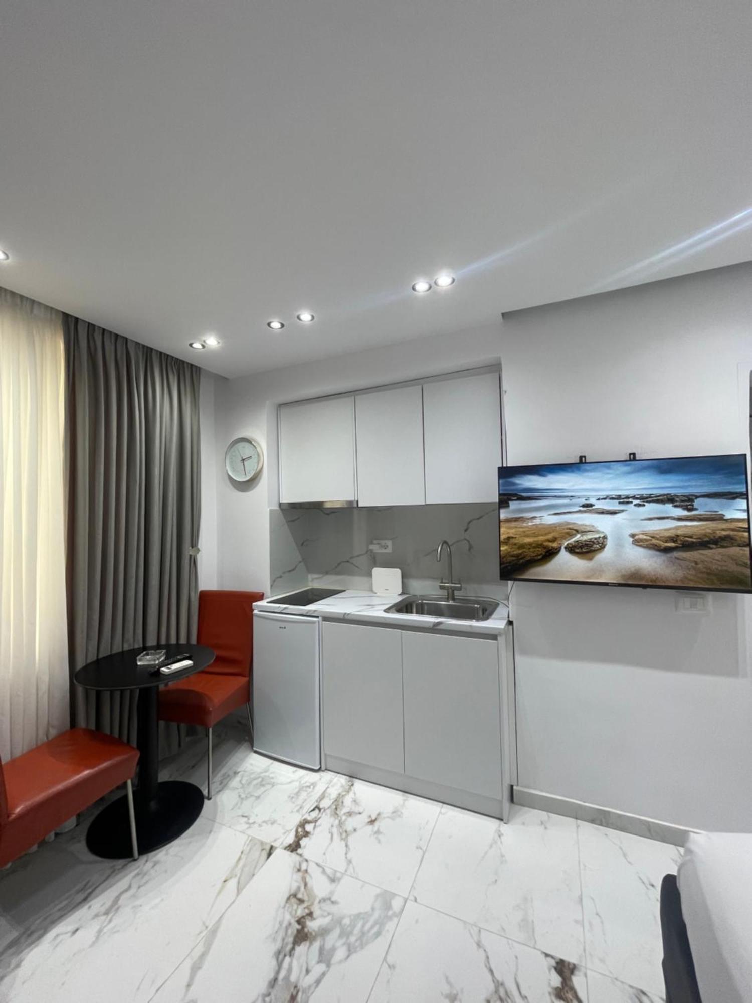 Midnight Apartments Tirana Extérieur photo