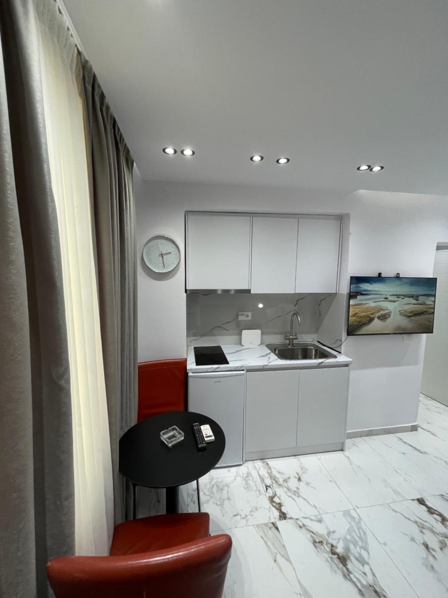Midnight Apartments Tirana Extérieur photo
