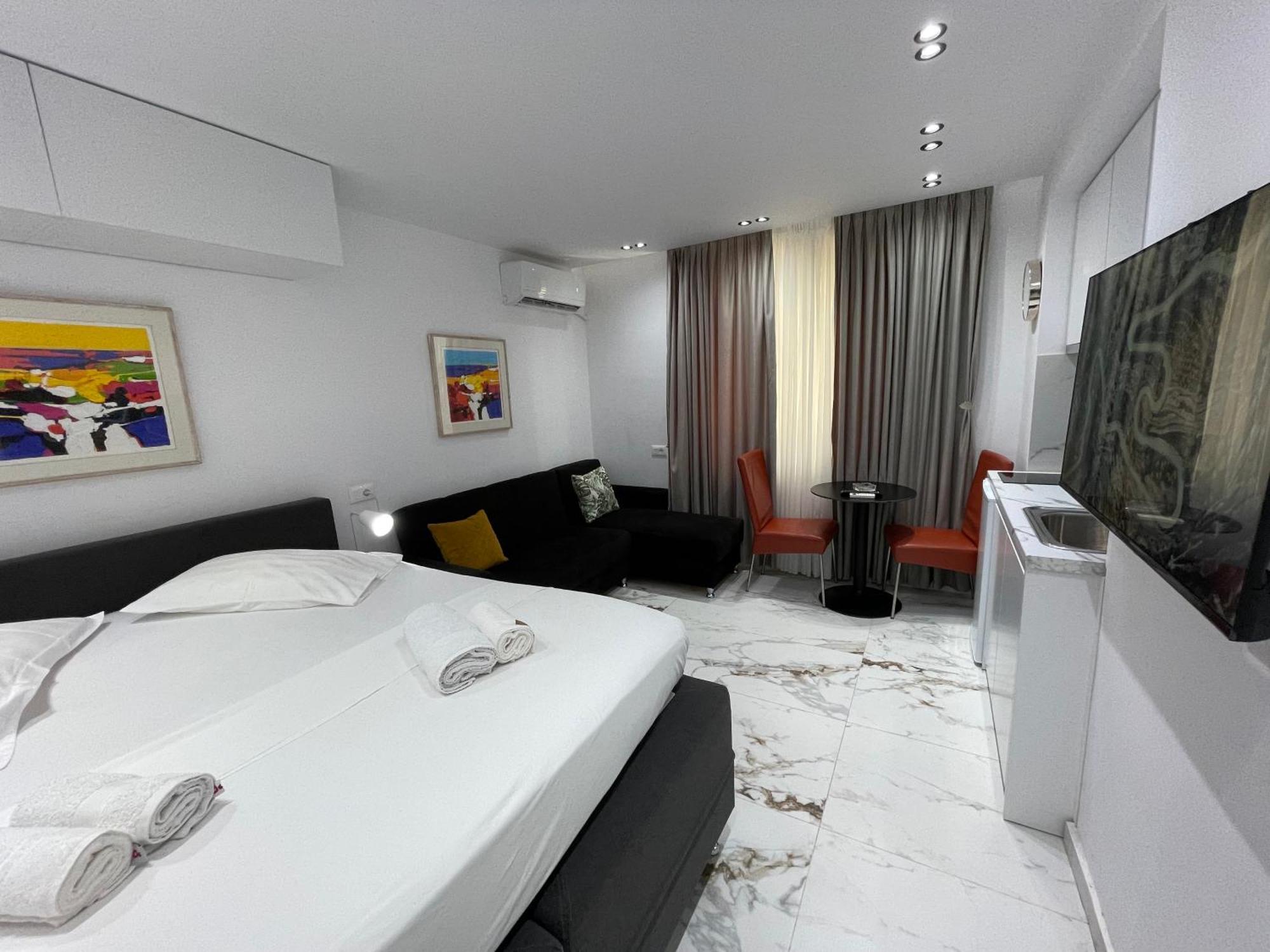 Midnight Apartments Tirana Extérieur photo
